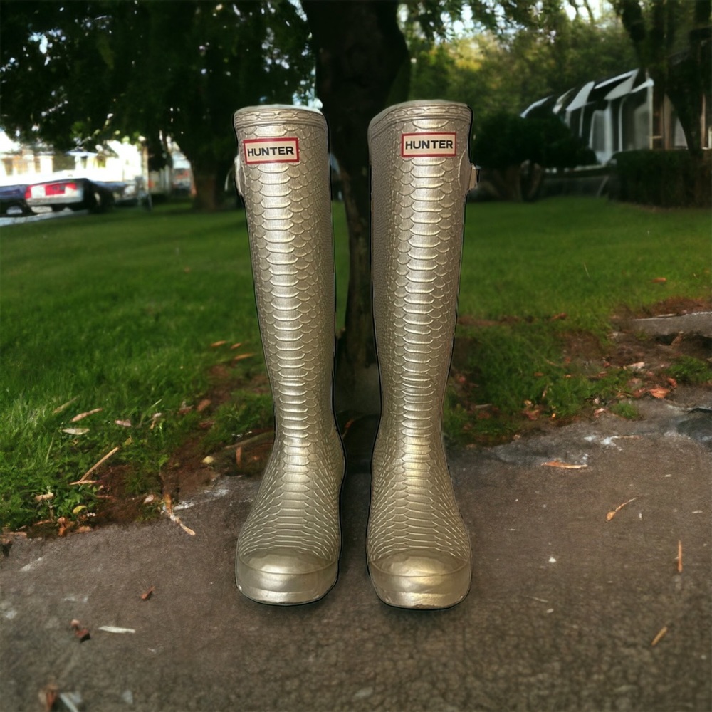 Hunter Women's Carnaby Boa Snake Pull on Tall Rubber Rain Boots US 5 Women’s